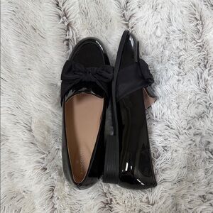 Bandolino Black Patent Bow-Front Women's Loafers